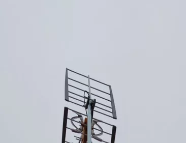 Mastil y cableado de television en Arroyomolinos